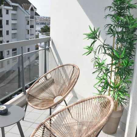 Le Mont-Veyrier, Parking Et Vue Apartment Annecy Bagian luar foto