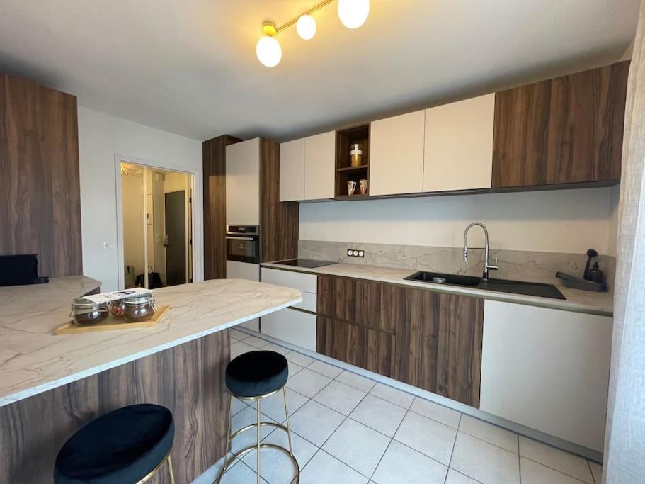Le Mont-Veyrier, Parking Et Vue Apartment Annecy Bagian luar foto