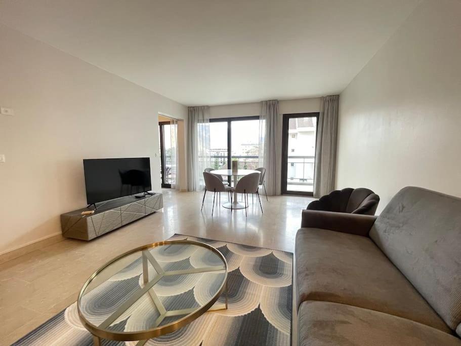 Le Mont-Veyrier, Parking Et Vue Apartment Annecy Bagian luar foto