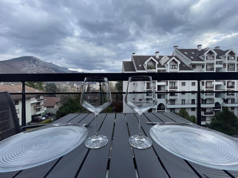 Le Mont-Veyrier, Parking Et Vue Apartment Annecy Bagian luar foto