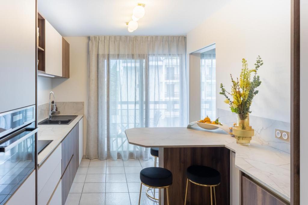 Le Mont-Veyrier, Parking Et Vue Apartment Annecy Bagian luar foto
